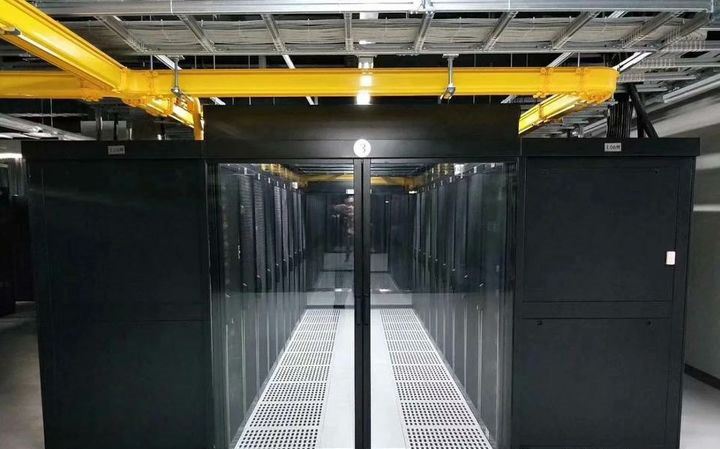 Skillnaden mellan serverskåp och nätverksskåp
